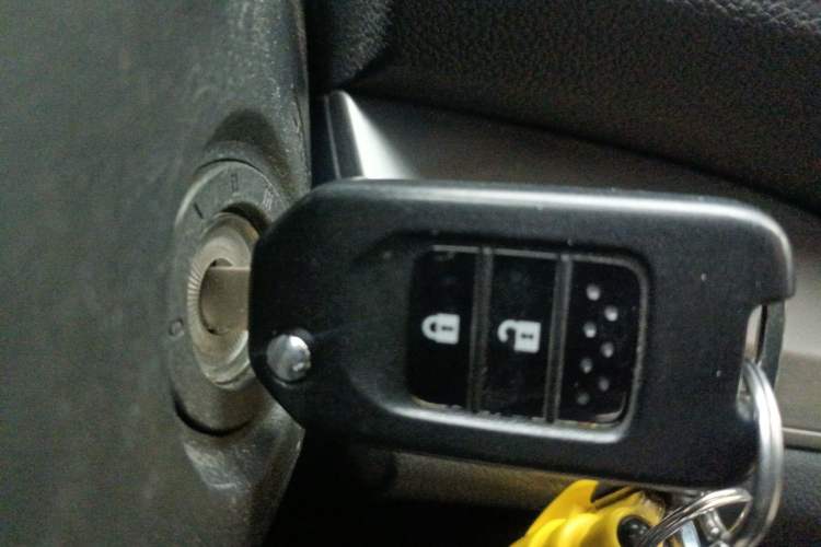 Used Honda CR-V 2015 2.0L two-wheel drive urban version