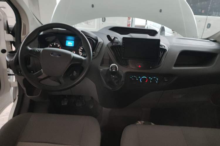 Used Ford Transit 2019 2.0T Diesel Multi-Purpose Commercial Vehicle Mid-Drive Mid-Roof 6-Seater China VI Standard