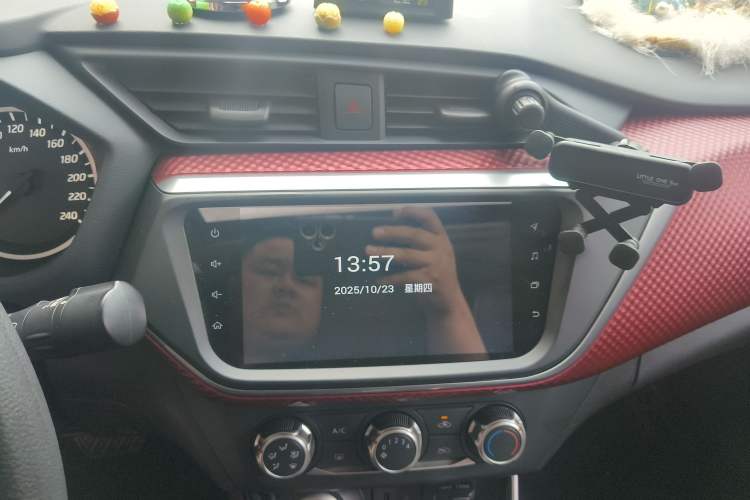 Used Nissan Lannia 2019 1.6L CVT Smart Connect Smart Cool Version China V Standard Audio And AC Panel