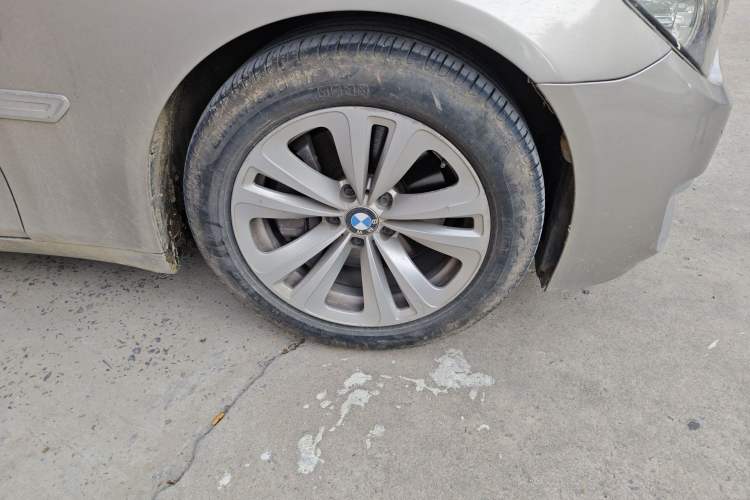 Used BMW 7 Series 2013 730Li Luxury Model Right Front Wheel Hub