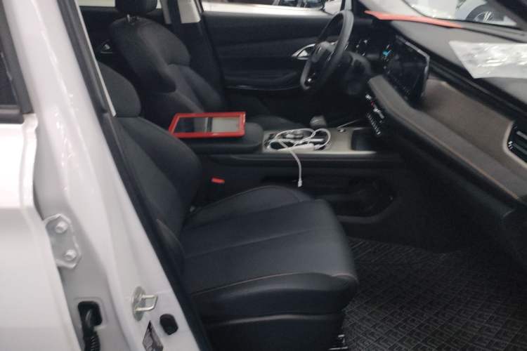 Used CHANGAN X7 PLUS 2024 1.5T Automatic Luxury 7-Seater Right Front Seat