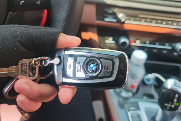 Used BMW 5 Series 2017 525Li Leading Model
