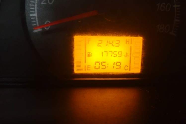 Used Wuling Zhiguang 2023 1.5L Utility Version with Enclosed Windows 2 Seats