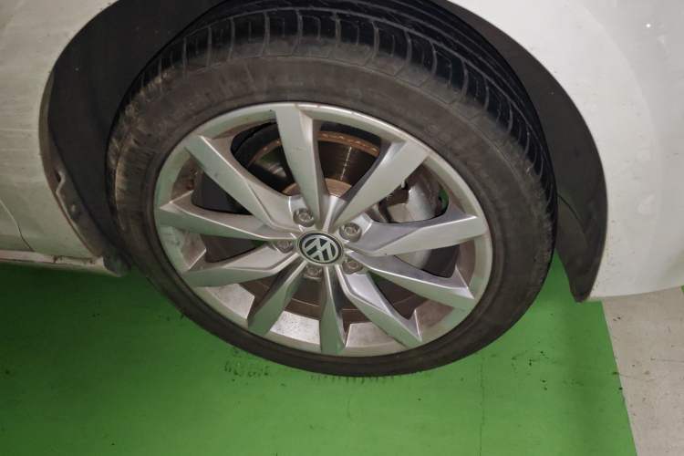 Used Volkswagen Golf 2015 1.4TSI Automatic Flagship Model Exterior 1