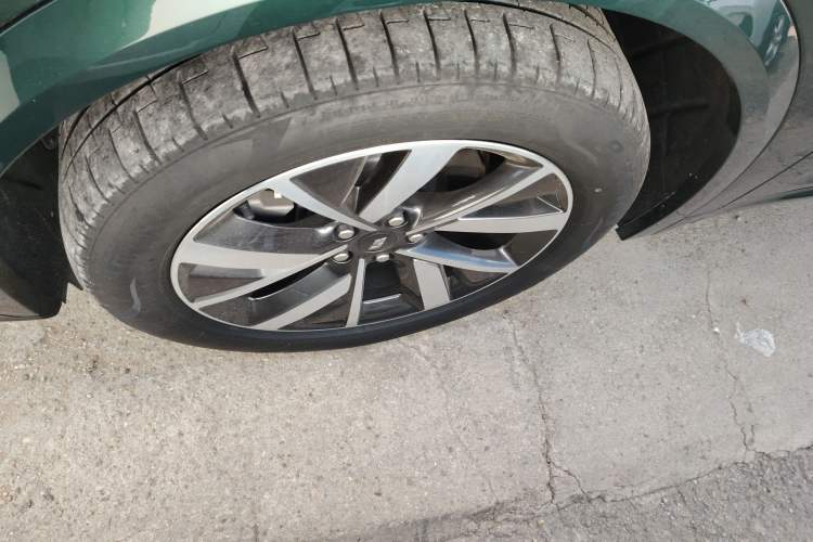 Used Li Auto L7 2023 Pro Model Exterior 1