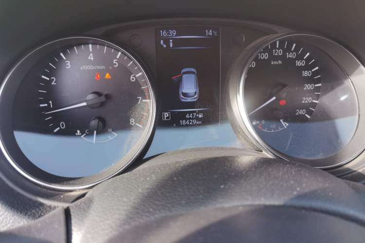 Used Nissan Qashqai 2022 2.0L CVT XV Premier Luxury Edition Odometer Close Up