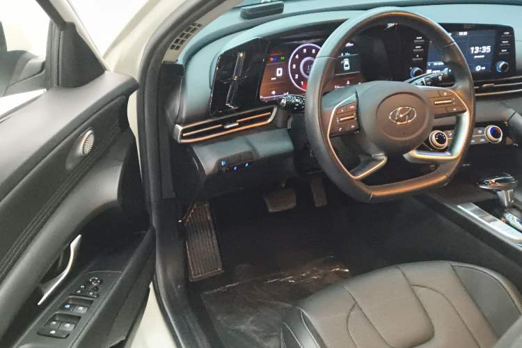 Used Hyundai Elantra 2021 1.5L CVT GLX Elite Edition
