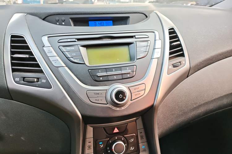 Used Hyundai Elantra (5th Generation / Langdong) 2015 1.6L Automatic Fashion Model
