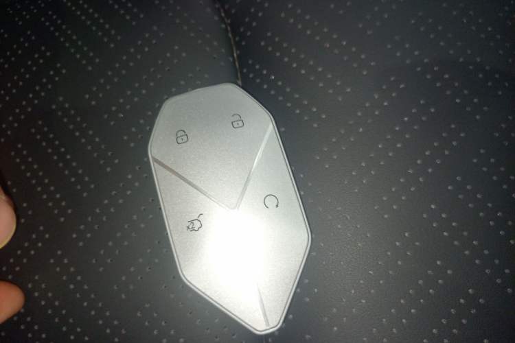 Used BYD Song Pro New Energy 2025 Second-Generation Intelligent Driving Version DM-i 115KM Excellence Edition Vehicle Key