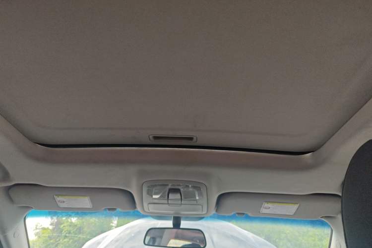 Used SsangYong Korando 2014 2.0L Gasoline Two-Wheel Drive Automatic Elite Navigation Edition Headliner