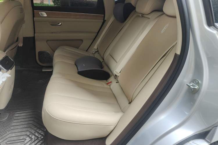 Used Hima AITO M7 2024 1.5T Rear-Drive Plus Version 5 Seats Left Rear Seat