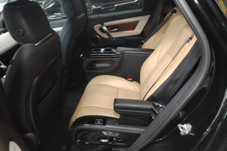 Used Land Rover Discovery Sport 2022 Revised Version 2 249 PS R-Dynamic SE Performance Tech Edition 5 Seats
