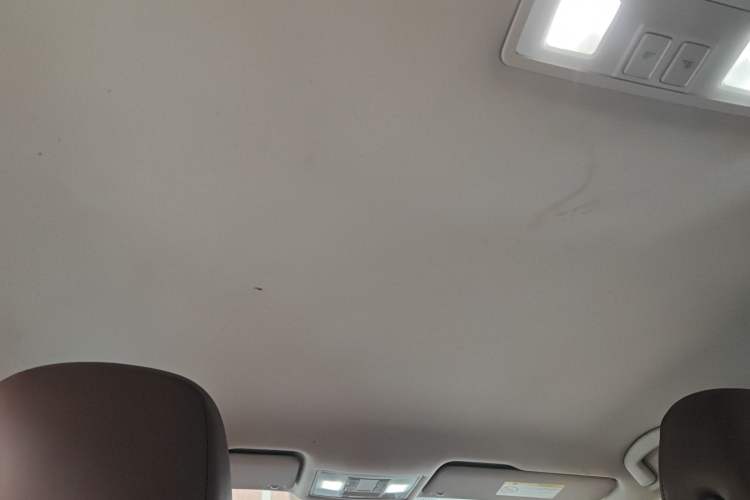 Used Volkswagen Lamando 2015 230TSI Manual Trend Edition Headliner