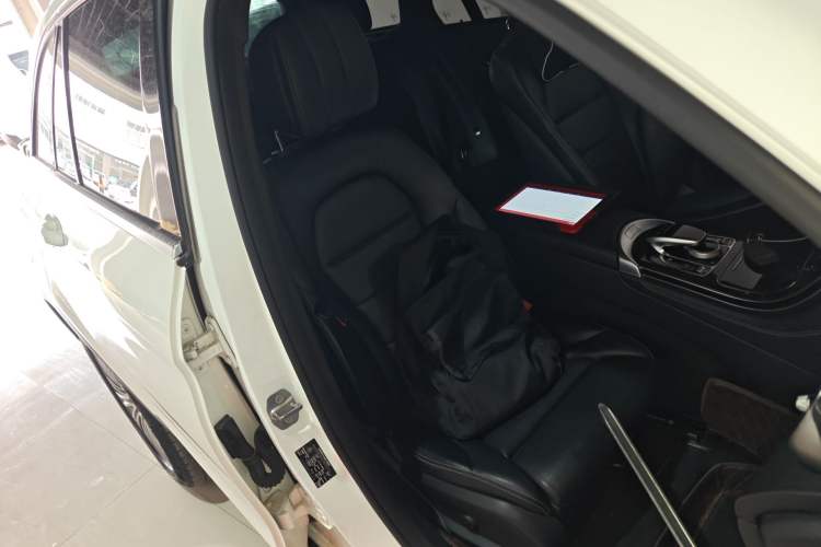 Used Mercedes-Benz GLC 2017 GLC 260 4MATIC Dynamic Edition Right Front Seat