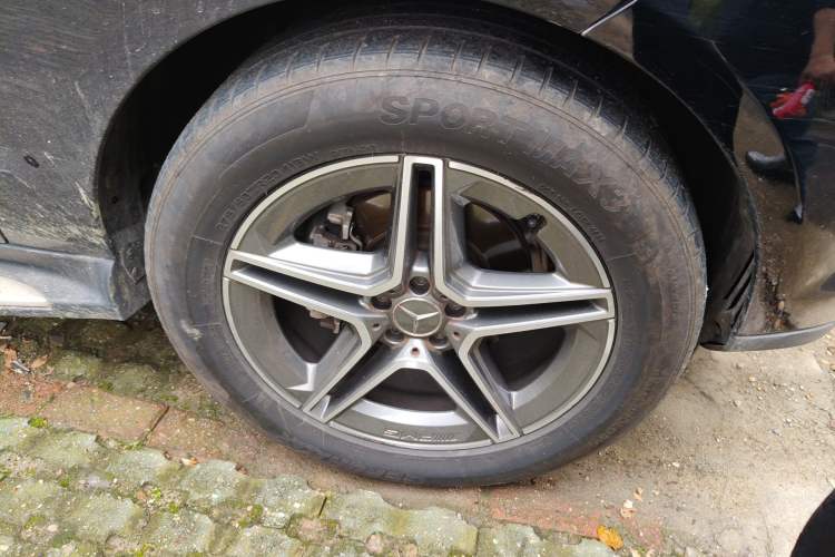 Used Mercedes-Benz M-Class 2012 ML 350 Luxury Edition Right Front Wheel Hub
