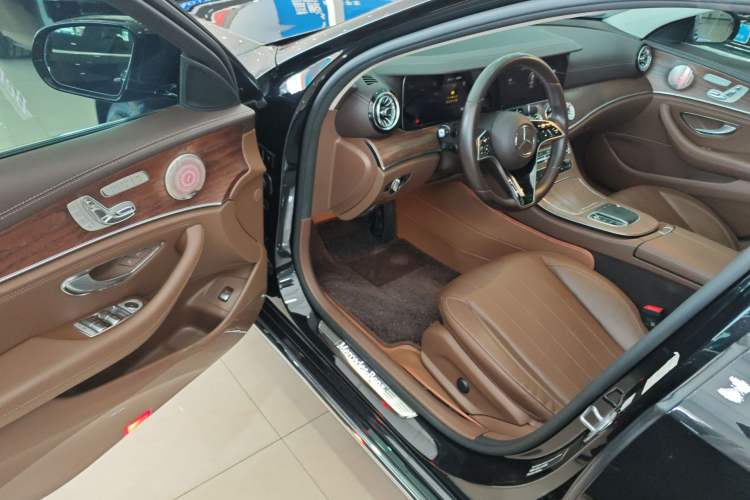 Used Mercedes-Benz E-Class 2023 Updated E 300 L Fashion Edition
