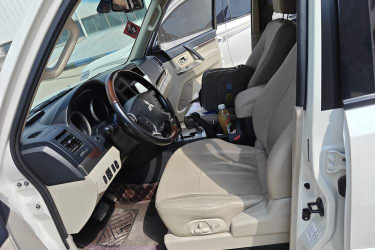 Used Mitsubishi Pajero 2019 V97 3.8L 5-Door GLS Middle East Edition