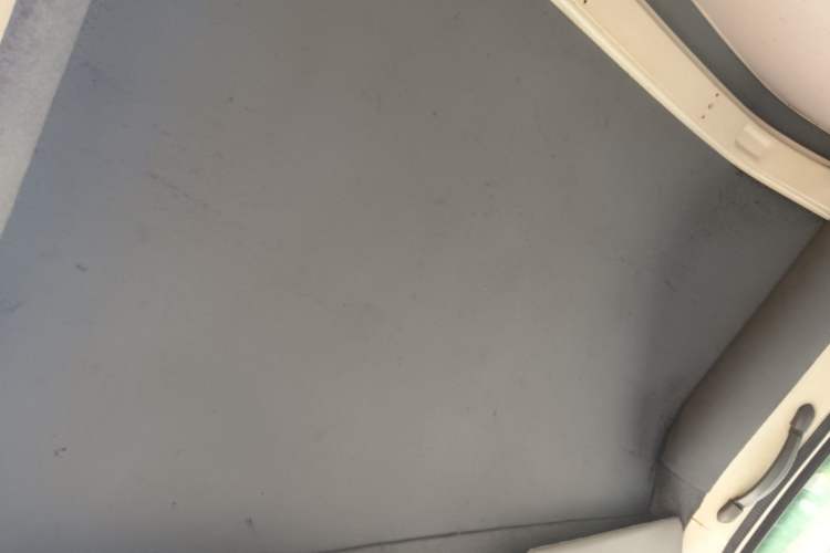 Used King Long Golden Way 2016 2.0L Box Truck 4G20 Headliner