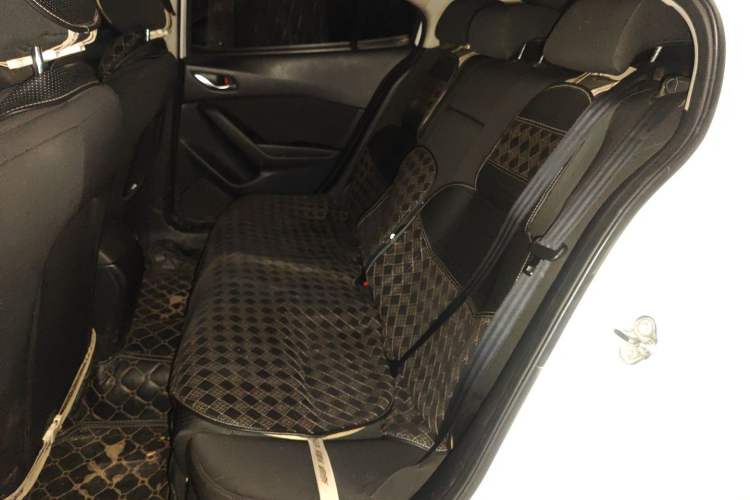 Used Mazda 3 Axela 2016 Sedan 1.5L Automatic Comfort Model