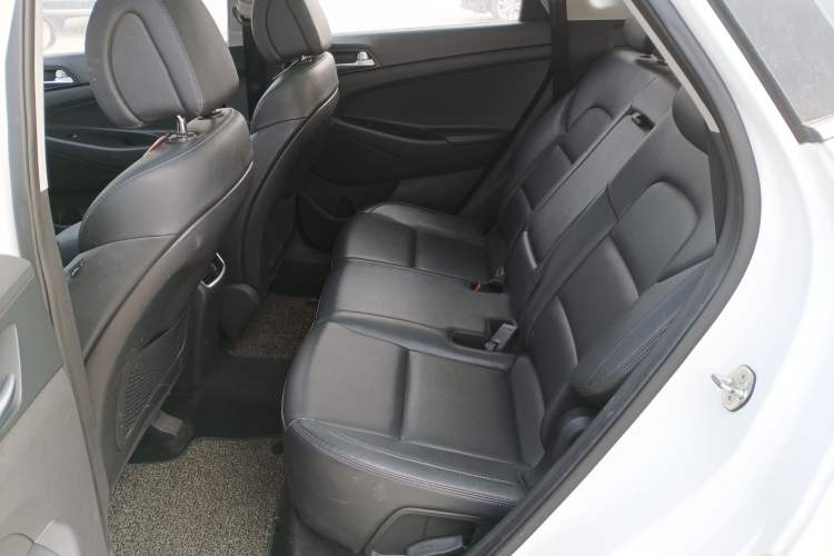 Used Hyundai Tucson 2018 1.6T Dual-Clutch Two-Wheel Drive 15th Anniversary Special Edition