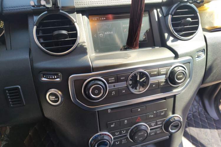 Used Land Rover Discovery 2016 3.0 SC Obsidian Black Heritage Edition HSE