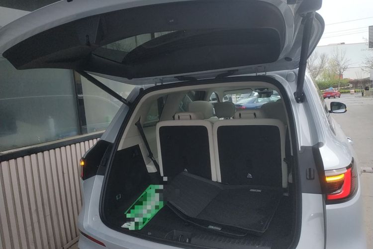 Used Geely Galaxy M9 2025 Model 210km Four-Wheel-Drive Leading Edition Trunk