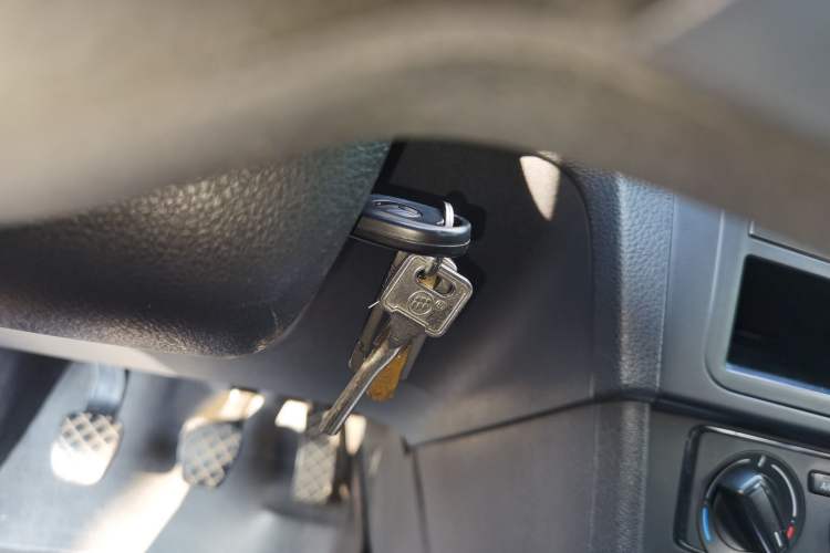 Used Volkswagen Santana 2015 1.6L Manual Fashion Edition