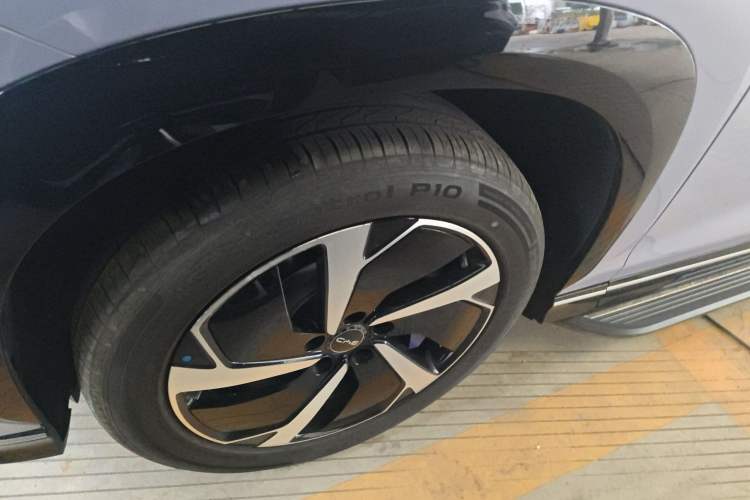 Used BYD Sealion 07 EV 2024 610 Long-Range Version Left Front Wheel Hub