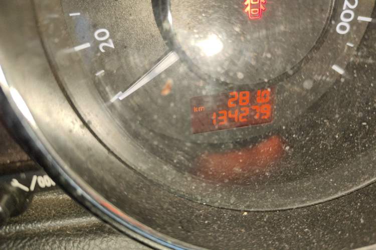 Used Peugeot 3008 2015 1.6THP Automatic Classic Edition Odometer Close Up