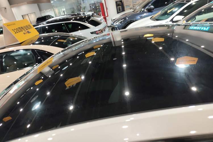 Used Tesla Model Y 2025 Rear-Wheel-Drive Version Roof