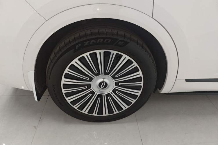 Used Hima AITO M8 2025 Extended-Range Ultra Version 53.4 kWh 6-Seater Edition
