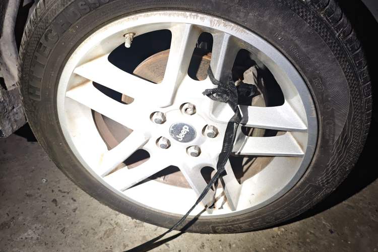 Used Jeep Compass 2013 2.0L two-wheel drive luxury version
