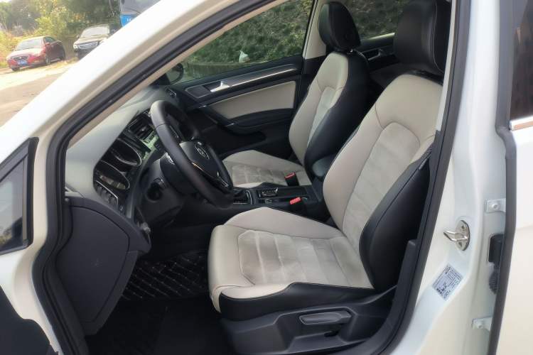 Used Volkswagen Golf 2017 230TSI Automatic Luxury Million-Vehicle Commemorative Edition