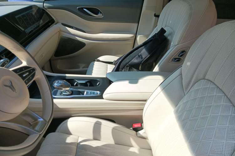 Used VOYAH Dream 2024 PHEV Extended-Range Premium Edition
