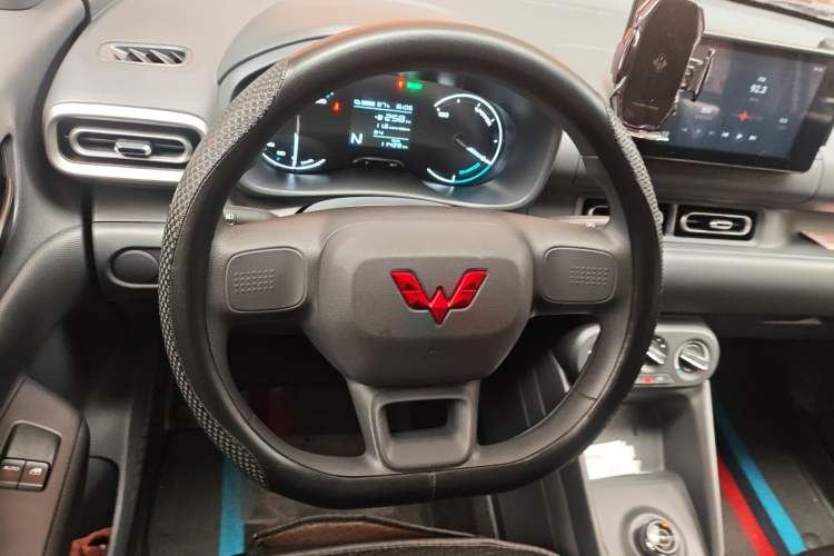 Used Wuling Hongguang New Energy 2024 All-Electric Model 300KM Standard Version Steering Wheel
