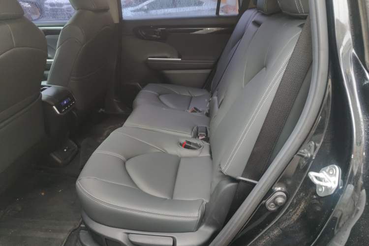 Used Toyota Highlander 2023 2.5L Smart Electric Hybrid Dual-Engine 4x4 Elite Edition 7 Seats
