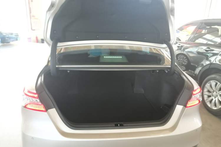 Used Toyota Camry 2019 Revised Version 2.0G Luxury Edition