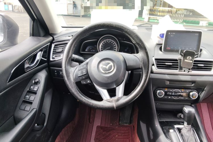 Used Mazda 3 Axela 2016 Sedan 1.5L Automatic Luxury Model
