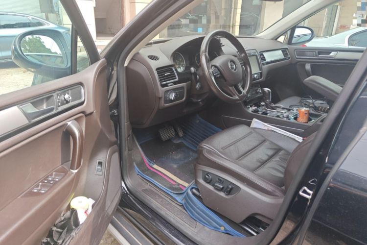 Used Volkswagen Touareg 2018 3.0 TSI Glory Collection Edition Driver Seat