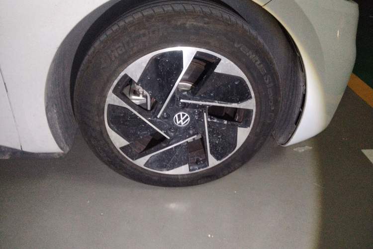 Used Volkswagen ID.3 2023 Upgraded Model Pure Intelligent Enjoyment Version Right Front Wheel Hub
