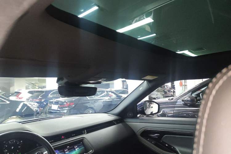 Used Land Rover Range Evoque 2020 249 PS R-DYNAMIC S Sport Edition Headliner