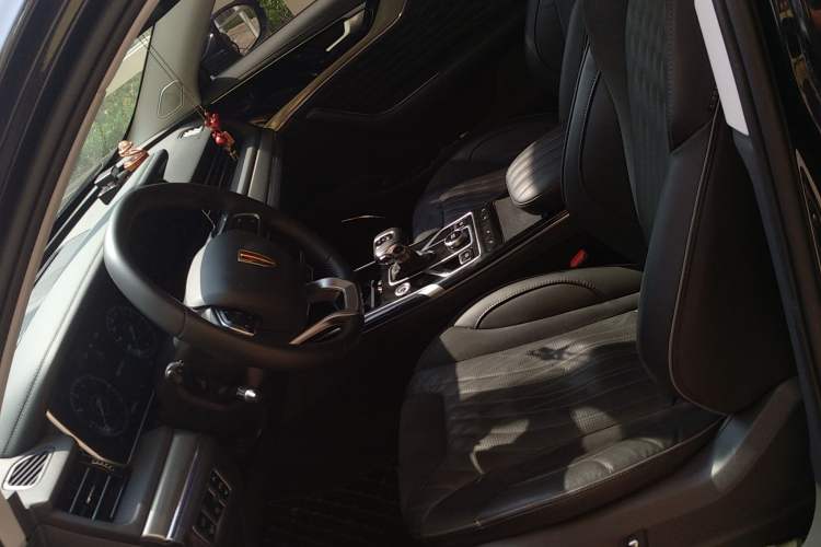 Used Hongqi HS5 2022 Facelifted Version 2.0T Smart Connect Flagship All-Wheel-Drive Edition