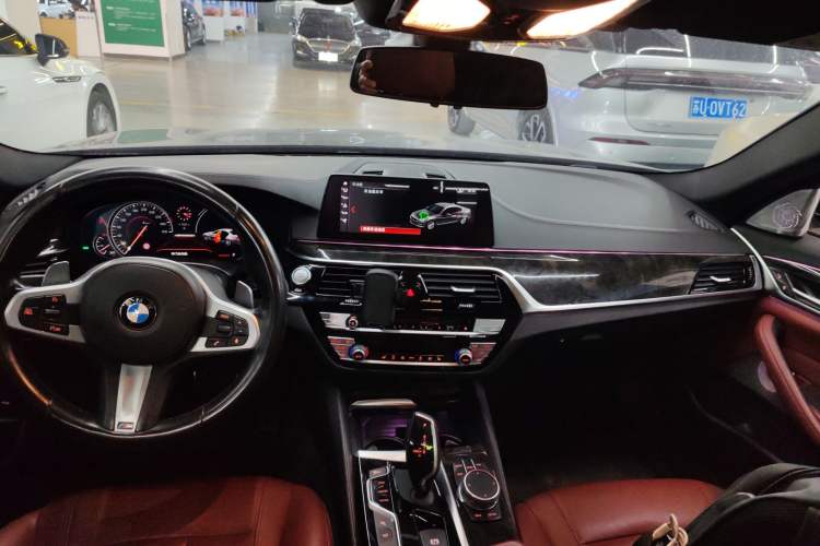 Used BMW 5 Series 2018 Restyled 530Li Leading Edition M Sport Package