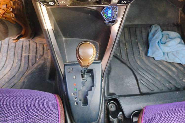 Used Toyota YARiS L Zhi Xuan 2015 1.5E Automatic Charm Edition
