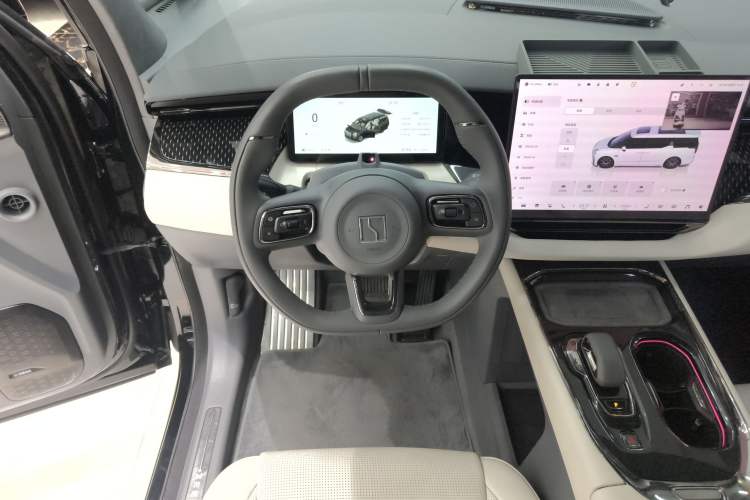 Used Zeekr 009 2024 7-Seater Aisle Version 108 kWh