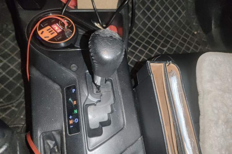 Used Toyota RAV4 2016 2.0L CVT Two-Wheel Drive Fashion Edition China V Standard
