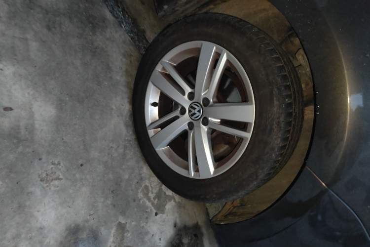 Used Volkswagen Sharan 2018 380TSI Comfort Edition 7-Seater Right Front Wheel Hub