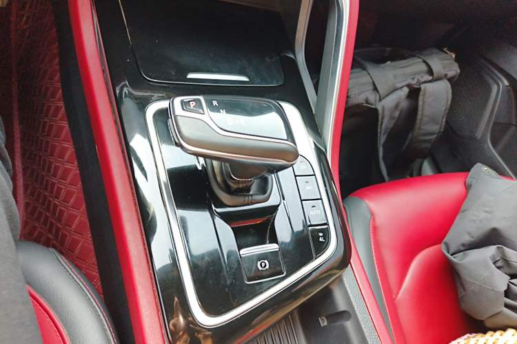 Used SAIC MAXUS T90 2022 2.0T Diesel Automatic 4x4 SAIC Bull—Demon Standard Cab