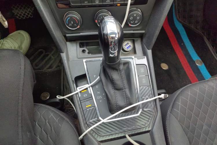 Used Volkswagen Lamando 2019 230TSI DSG Fashion Edition China VI Gear Lever