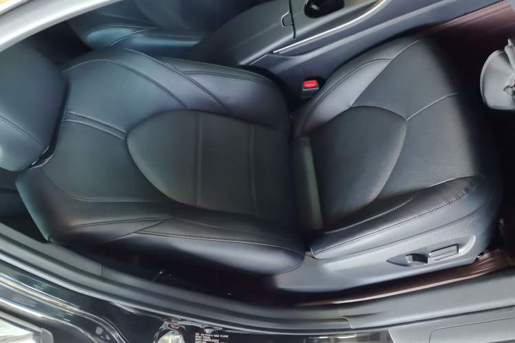 Used Toyota Avalon 2019 2.0L Luxury Edition China VI Standard